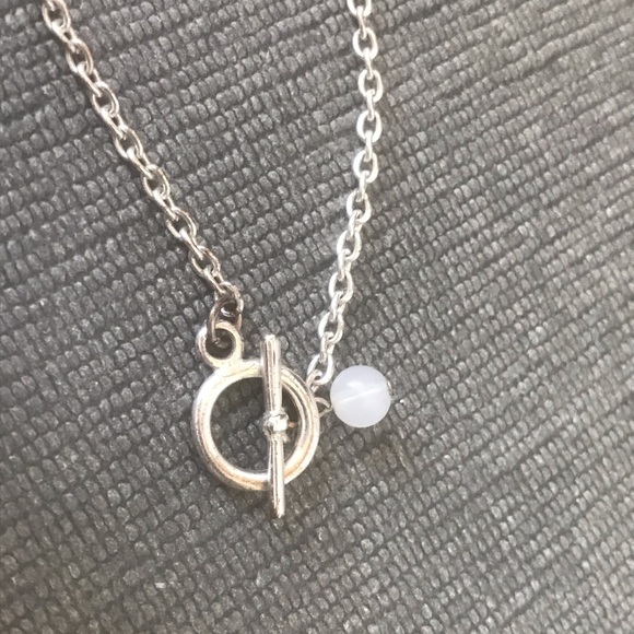 Silver and white teardrop necklace - Picture 2 of 4